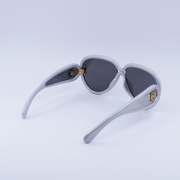 Loewe LW40132I 24C Sunglasses Grey Aviator Frame, Grey with Light Gold Lenses main image 10